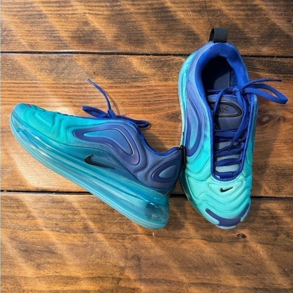 Nike AirMax 720. youth 4.5. Blues/green